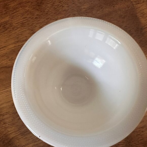 Pair of Vintage Milk Glass Planters Pedestal Base Vine Leaf Design Wedding Decor - Picture 7 of 7